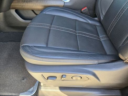 Used 2025 Chevrolet Silverado 2500 High Country w/ Midnight Edition image 24