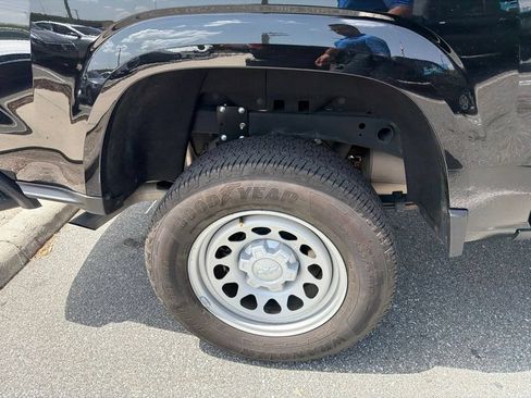 Used 2024 Chevrolet Colorado W/T w/ WT Convenience Package RWD image 11