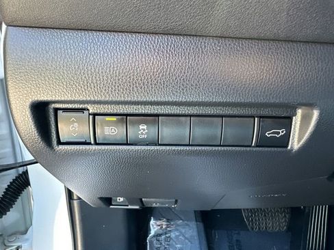 Certified 2023 Toyota Venza Nightshade AWD/4WD image 38