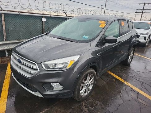 Used 2019 Ford Escape SE image 1