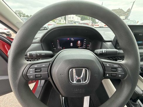 Used 2025 Honda Accord SE image 11