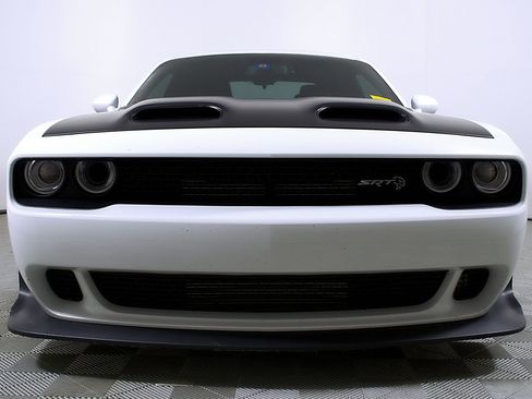 Used 2019 Dodge Challenger SRT Hellcat Redeye image 5