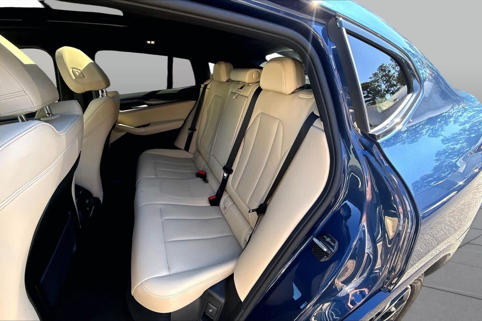 Used 2024 BMW X4 M40i w/ Parking Assistance Package AWD/4WD image 21