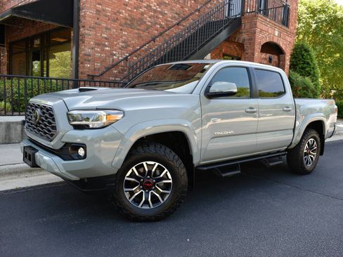 Used 2022 Toyota Tacoma TRD Sport w/ Technology Package AWD/4WD image 47
