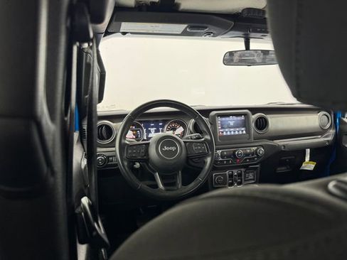 Used 2022 Jeep Gladiator Willys image 34