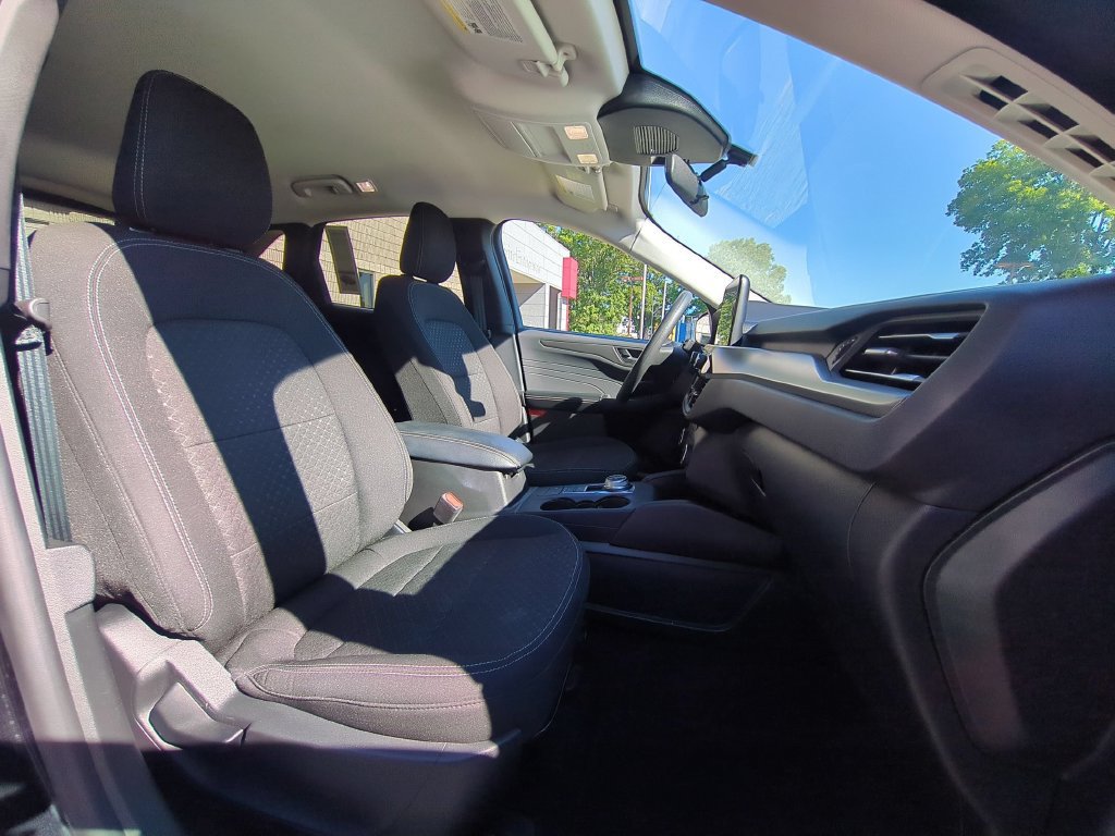 Used 2025 Ford Escape Active AWD/4WD image 27