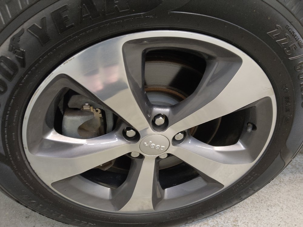 Used 2020 Jeep Cherokee Limited AWD/4WD image 31