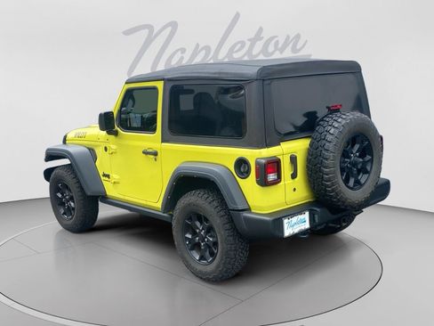 Used 2022 Jeep Wrangler Sport AWD/4WD image 3