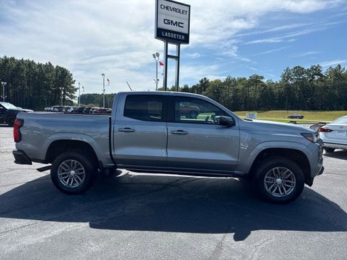 Used 2023 Chevrolet Colorado LT w/ LT Convenience Package image 2