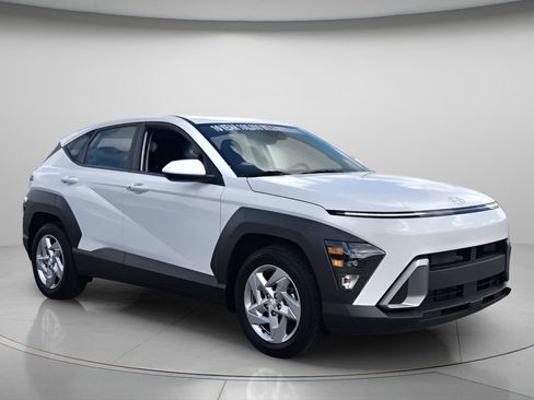 Certified 2026 Hyundai Kona SE FWD image 9