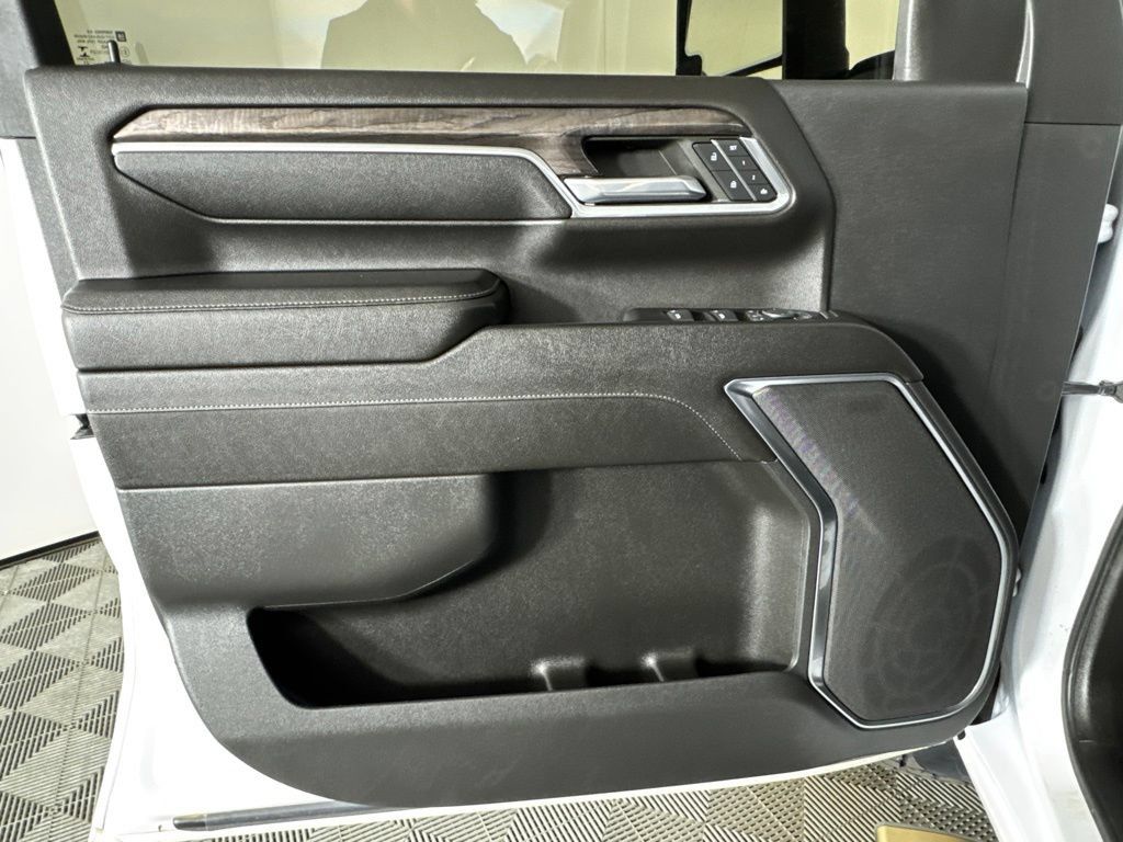 Certified 2024 Chevrolet Silverado 2500 LTZ AWD/4WD image 30