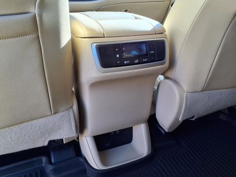 Certified 2019 Toyota Highlander XLE image 24