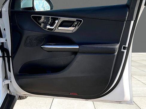 Certified 2025 Mercedes-Benz GLC 300 image 24