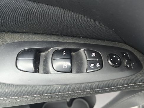 Used 2017 Nissan Pathfinder SV image 25