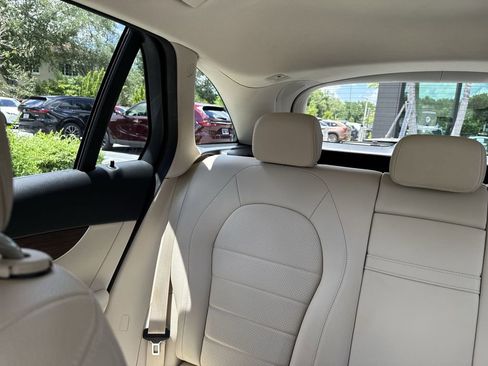 Used 2021 Mercedes-Benz GLC 300 image 17