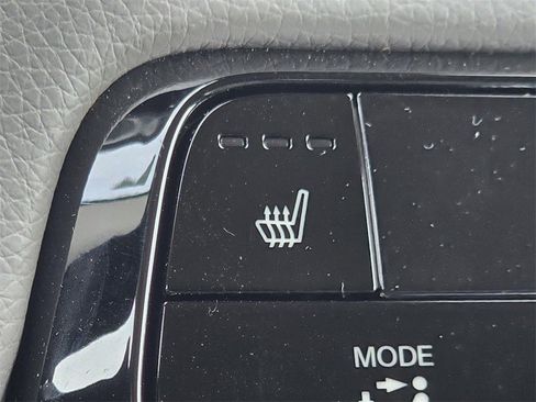 New 2025 Honda Pilot Touring image 9