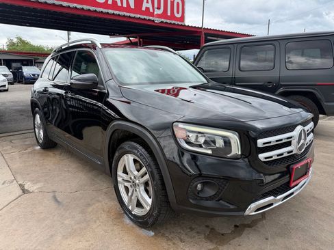 Used 2020 Mercedes-Benz GLB 250 w/ Premium Package image 9