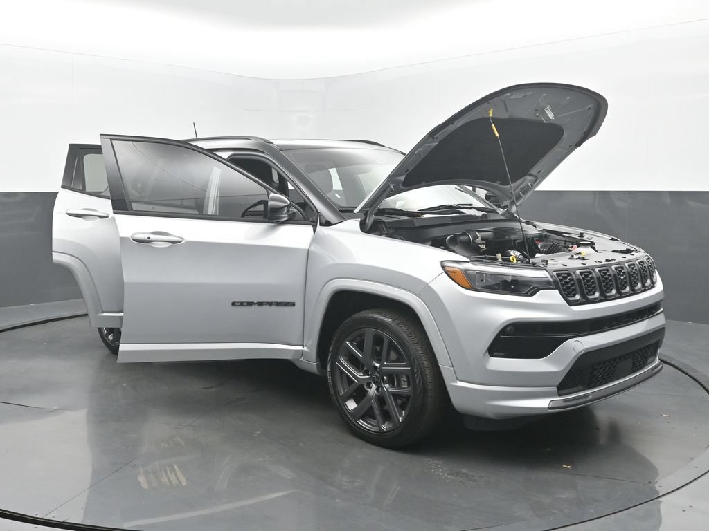 Used 2025 Jeep Compass Limited w/ Driver Assist Group I AWD/4WD image 59