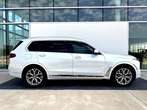 Certified 2023 BMW X7 xDrive40i w/ Premium Package image 3