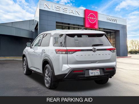 Certified 2024 Nissan Pathfinder S image 7