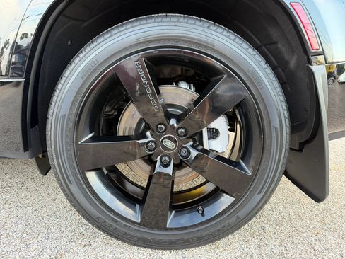 Used 2023 Land Rover Defender 130 X-Dynamic SE AWD/4WD image 16