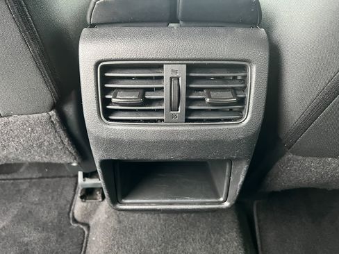 Used 2023 Nissan Rogue S image 28