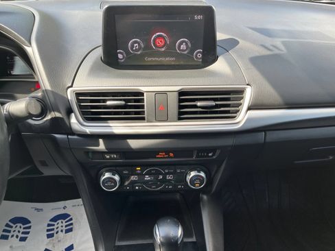 Used 2018 MAZDA MAZDA3 Touring FWD image 21