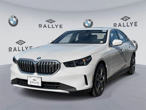 Certified 2025 BMW i5 xDrive40 w/ Premium Package image 3