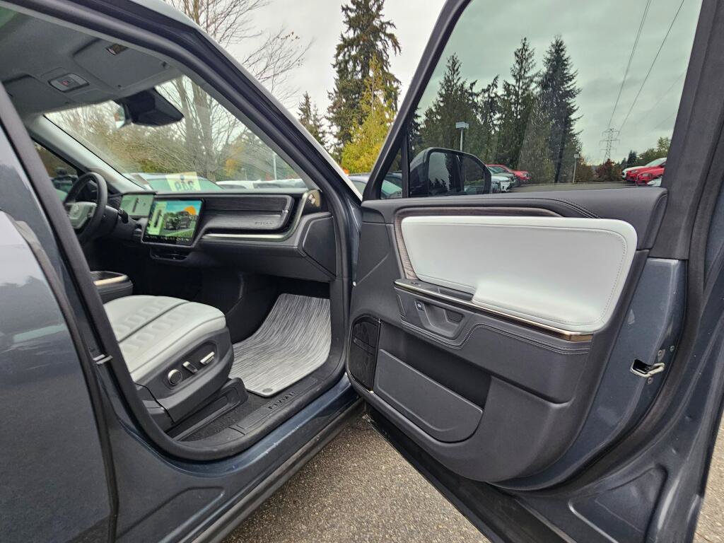 Used 2026 Rivian R1T Adventure Dual AWD/4WD image 12