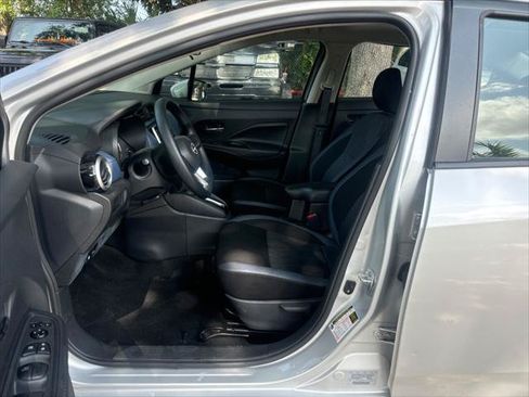 Used 2025 Nissan Versa SV FWD image 13