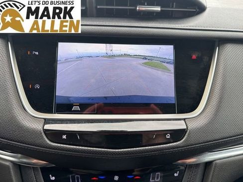 Used 2022 Cadillac XT5 Premium Luxury w/ LPO, Floor Liner Package AWD/4WD image 10