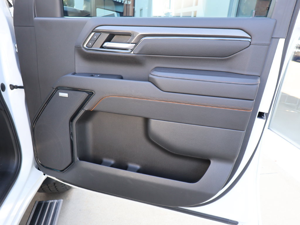 Used 2024 GMC Sierra 2500 AT4 w/ AT4 Premium Plus Package AWD/4WD image 44