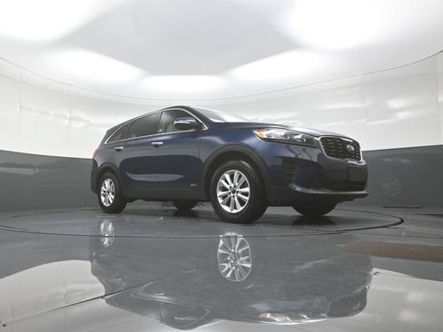 Used 2019 Kia Sorento AWD image 9
