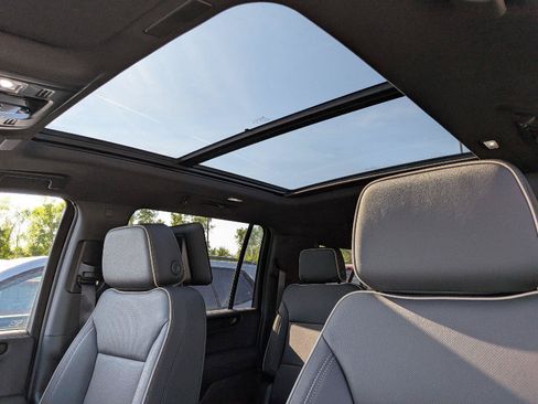 New 2026 GMC Yukon XL Elevation w/ Elevation Premium Package AWD/4WD image 12