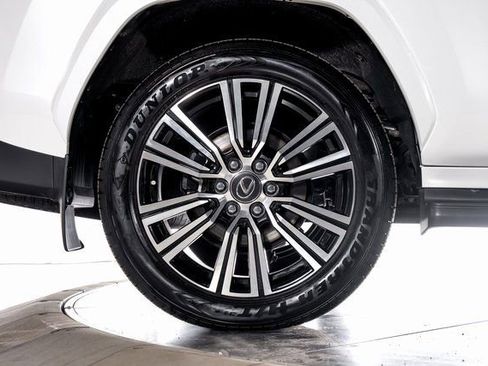 Used 2025 Lexus LX 600 4WD w/ Accessory Package (2T) image 16