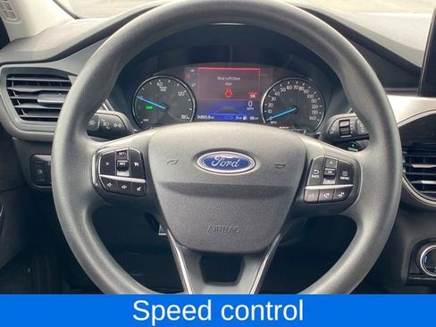 Used 2022 Ford Escape SE image 7