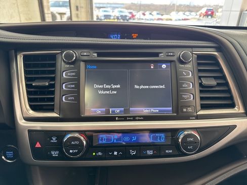 Used 2018 Toyota Highlander XLE image 28
