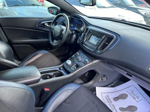 Used 2015 Chrysler 200 S image 21
