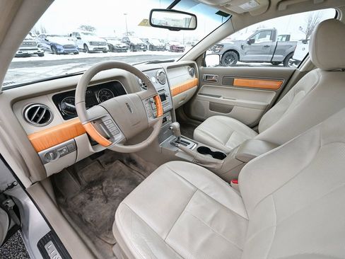 Used 2009 Lincoln MKZ image 17