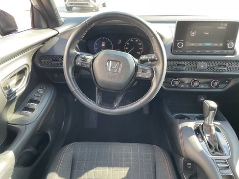 Used 2025 Honda HR-V Sport image 12