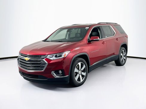 Used 2019 Chevrolet Traverse LT w/ LT Premium Package AWD/4WD image 1