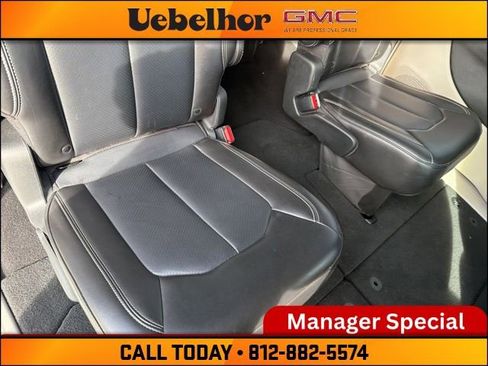Used 2024 Chrysler Pacifica Touring-L image 6