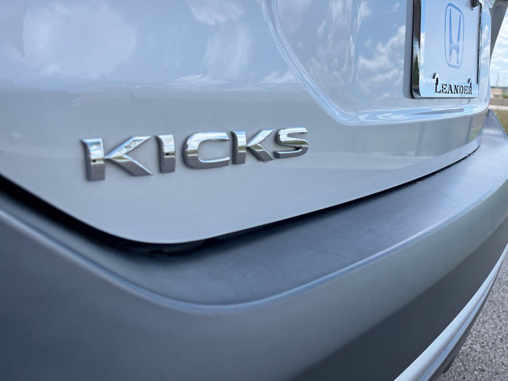 Used 2019 Nissan Kicks SR FWD image 8