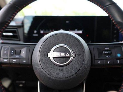 Used 2025 Nissan Kicks SR AWD/4WD image 9