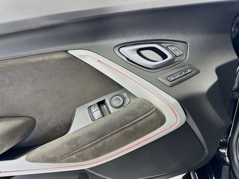 Used 2018 Chevrolet Camaro ZL1 RWD image 20