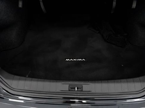 Used 2023 Nissan Maxima SR w/ Sport Mat Group FWD image 15