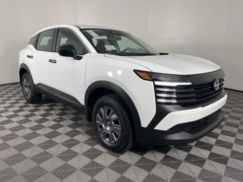 New 2026 Nissan Kicks S FWD image 3