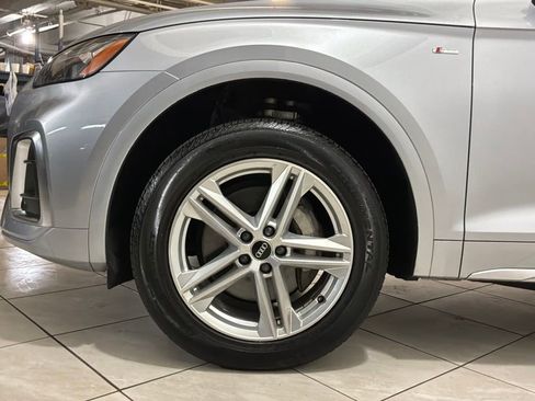 Used 2023 Audi Q5 e Premium w/ Convenience Package AWD/4WD image 16