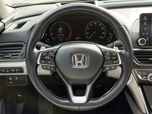 Used 2018 Honda Accord Touring image 13