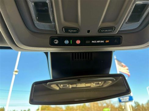 Used 2024 GMC Sierra 2500 SLT image 24